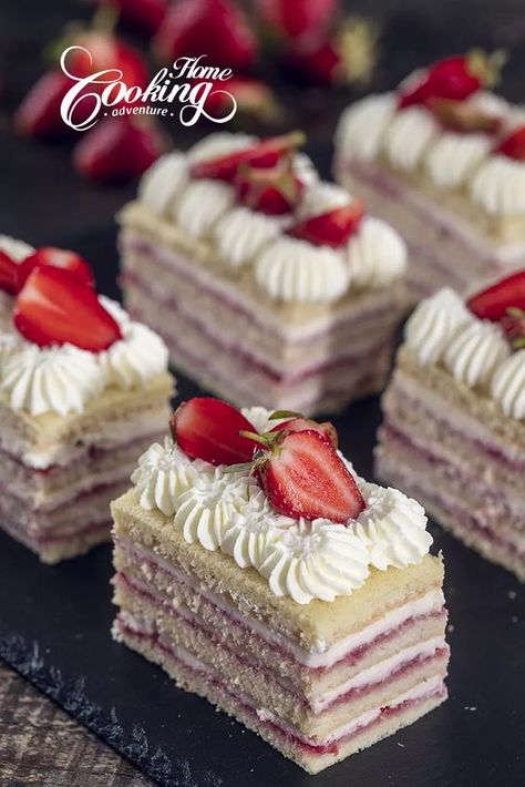 Cake Design: Where Flavors Become Art Pastry Packing Ideas, Intermediate Dessert Recipes, Strawberry Lemon Layer Cake, Strawberry Layered Cake Recipes, Unique Strawberry Desserts, Mothers Day Cake Recipes, Fruit Layered Cake, Strawberry Layer Cake Recipe, Fruit Filled Cake