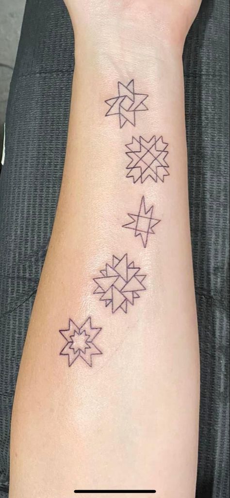 Tattoo Quilt Pattern, Quilt Tattoos For Women, Quilting Tattoo Ideas, Quilt Block Tattoo, Quilter Tattoo, Quilted Tattoo, Quilt Square Tattoo, Quilting Tattoos, Quilt Tattoos