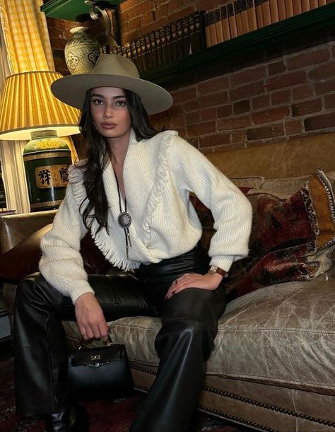 Classy Cowgirl Outfits, Ranch Outfits, Kelsey Merritt, Classy Cowgirl, Look Boho Chic, Cowgirl Style Outfits, Looks Country, Nashville Outfits, Western Style Outfits