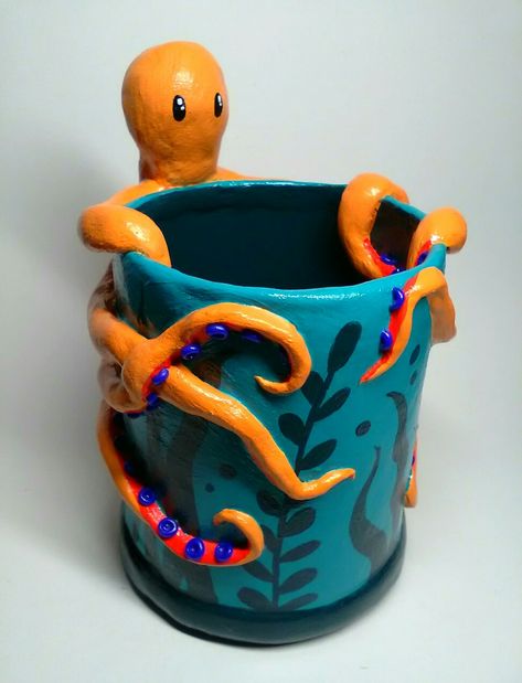 Octopus brush holder made from air dry clay and acrylic paint Ceramic Pencil Holder Ideas, Clay Stationary Holder, Pencil Holder Diy Clay, Air Dry Clay Makeup Brush Holder, Air Dry Clay Paint Brush Holder, Air Dry Clay Pen Holder, Clay Makeup Brush Holder, Pen Stand Painting Ideas, Clay Makeup Holder