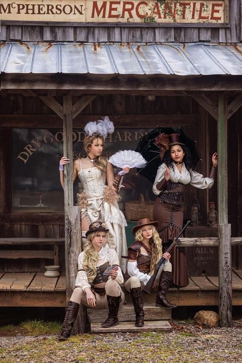 Saloon Girl Outfit, Saloon Photoshoot Ideas, Saloon Girl Aesthetic, Saloon Women, Wild West Saloon Girl, Western Saloon Girl, Saloon Girl Dress, Old Saloon, Wild West Saloon