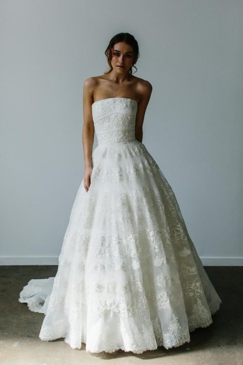 Karen Willis Holmes, White Wedding Dress, Dream Wedding Ideas Dresses, Wedding Mood, Dreamy Wedding, Lace Wedding Dress, Wedding Dress Inspiration, Wedding Looks, Dream Wedding Dresses