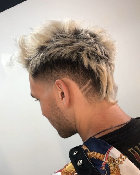 Blonde Mohawk Men, Mowhak Hairstyle Mens, Shaggy Mohawk, Dyed Mohawk, Punk Hair Men, Fohawk Haircut Fade, Blonde Mohawk, Modern Mohawk, Haircut High Fade