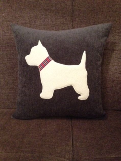 Applique Cushions, Westie Dog, Diy Pillow Covers, Sewing Cushions, Wool Applique Patterns, Book Pillow, Pillow Tutorial, Dog Cushions, Wool Applique