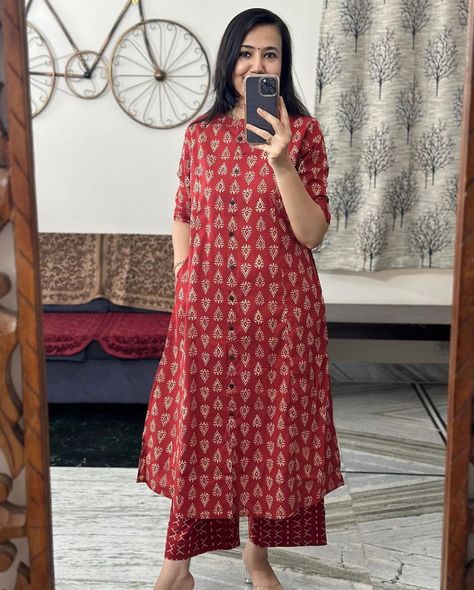 Cotton A Line Kurti Designs, Princess Cut Kurti, A Line Kurti Designs, A Line Kurti, Long Kurta, Fashion Stand, Simple Fall Outfits, Pakistani Fashion Party Wear, Kurta Neck Design