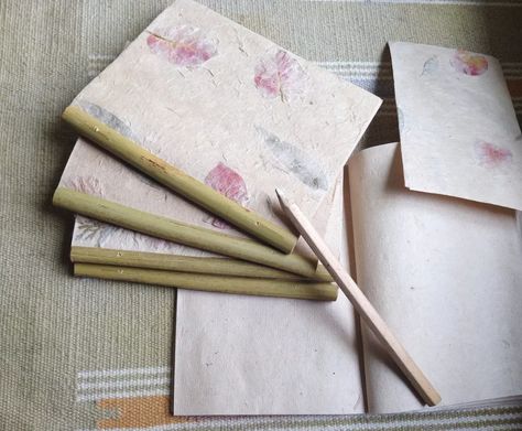 Journal Aesthetics, Cards Origami, Inspirational Journal, Paper Mulberry, Craft Recipes, Paper Art Projects, Art Journaling Ideas, Fabric Books, Farmhouse Crafts