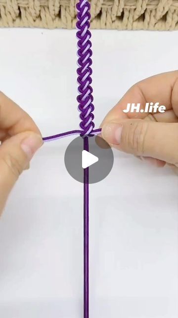 Rope Bracelets Diy, Art Camp Projects, Camp Projects, Chinese Knotting Cord, Make Bracelet, Rakhi Making, Yw Activities, Jewellery Diy, Rope Bracelets