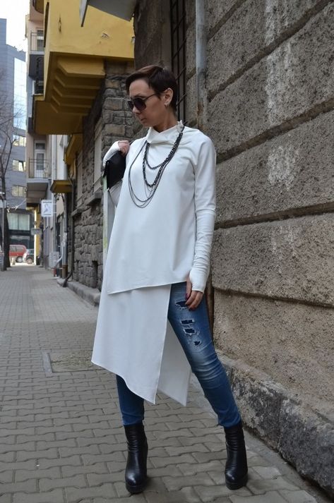 Stylish Tunic Tops, Womens Blouses Summer, Linen Style Fashion, Beautiful Tops, Womens Tunic Dress, Tunics With Leggings, Asymmetric Top, Bohemian Mode, Outfit White