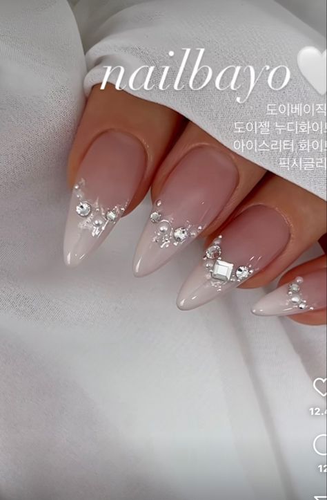 Anniversary Nails Almond, Wedding Stilleto Nails For Bride, Wedding Nails Almond Shape French, Wedding Nails With Jewels, Fancy Wedding Nails For Bride, Hollywood Glamour Nails, Diamond Inspired Nails, Dec Nails 2024, Sparkly Diamond Nails