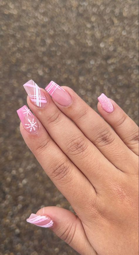 Christmas Nails 11-12, Pink French Tip Christmas Nails, Pink Christmas Short Nails, Pink Snowflake Nails Short, French Tip Christmas Nail Ideas Square, Birthday December Nails, Christmas Nail Inspo Square, Christmas Nail Pink, Pink And Red Holiday Nails