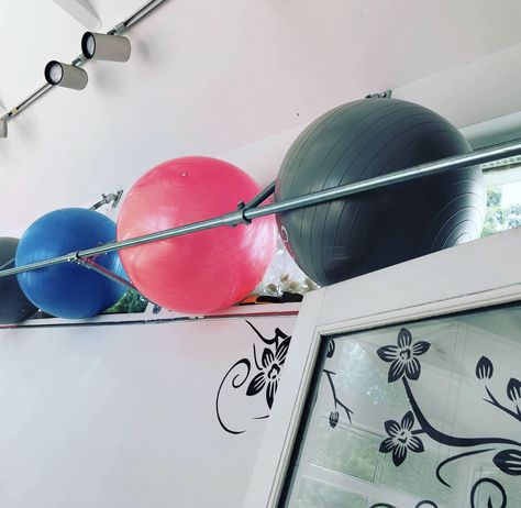 Pilates Room, Gym Rack, Bar For Home, Spin Bike Workouts, Bosu Ball, Spinning Workout, Swimming Tips, Cycling Motivation, Spin Bikes