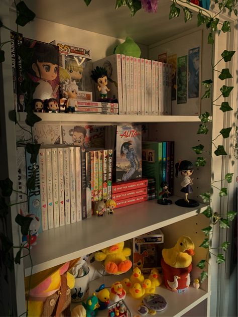 Anime Corner Room, Decoration Aesthetic, Bookshelf Organization, Bedrooms Ideas, Hippie Hair, Study Room Decor, Anime Room, Life Board, Study Room