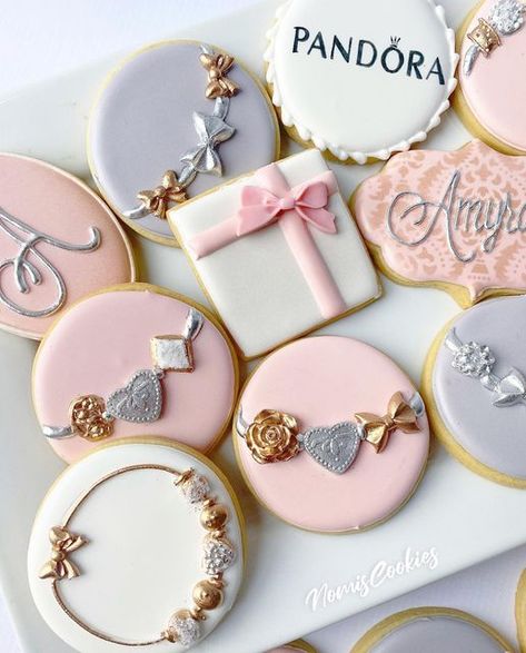 Jewelry Cookies, Hello Kitty Party Supplies, Pandora Necklace, Hello Kitty Party, Spice Cookies, Fancy Cookies, Beautiful Cookies, Cookies Decorated, Iced Cookies