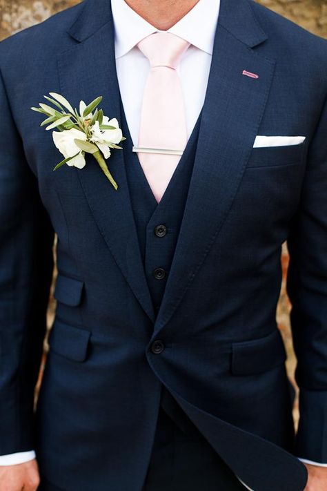 Wedding Suits Men Blue, Navy Groomsmen, Blush Wedding Theme, Groom Wedding Attire, New Years Eve Weddings, Wedding Dress Guide, Wedding Suits Groom, Suits Men, Trendy Wedding Dresses