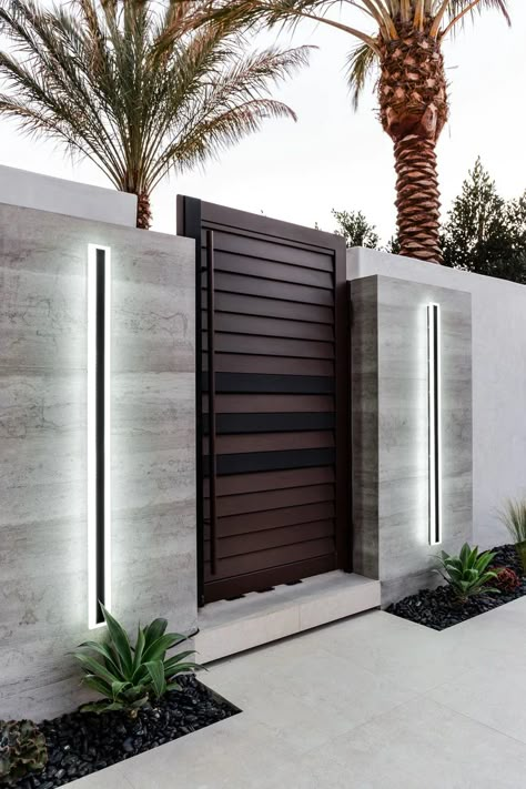 Home Gate Design, House Fence Design, Shower Walls, House Gate Design, Modern House Exterior Design, Modern Villa, House Exterior Design, Gate House, House Outside Design