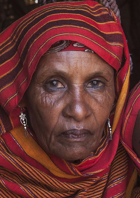 Somali Tribe Women, Turkana Lake, Loiyangalani, Kenya Somali Clothing, Tribe Women, Eric Lafforgue, African People, Classy Photography, Arab Fashion, African Culture, African Beauty, East Africa