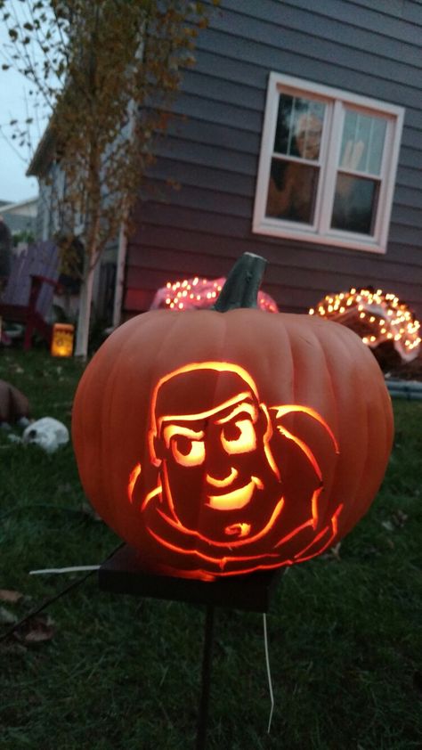 Buzz Pumpkin Carving, Buzz Lightyear Pumpkin, Pumpkin Paint, Carving Templates, Pumpkin Carving Templates, Buzz Lightyear, Painted Pumpkins, Pumpkin Carving, Pumpkins