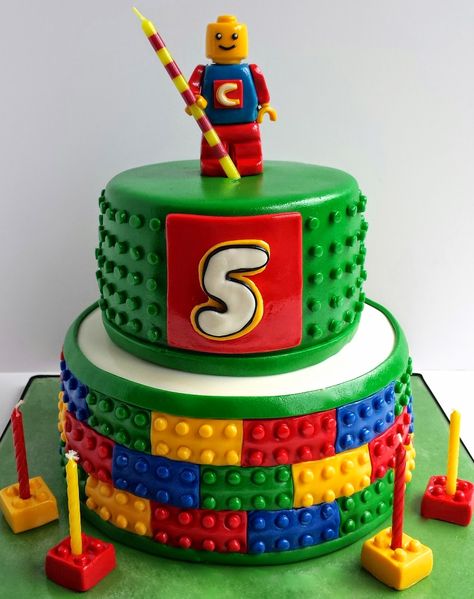 Cake Blog: Lego Cake Tutorial Lego Cake Tutorial, Lego Torte, Lego Themed Cake, Lego Cake Topper, Lego Birthday Cake, 5th Birthday Cake, Lego Mindstorms, Edible Image Cake, Lego Cake