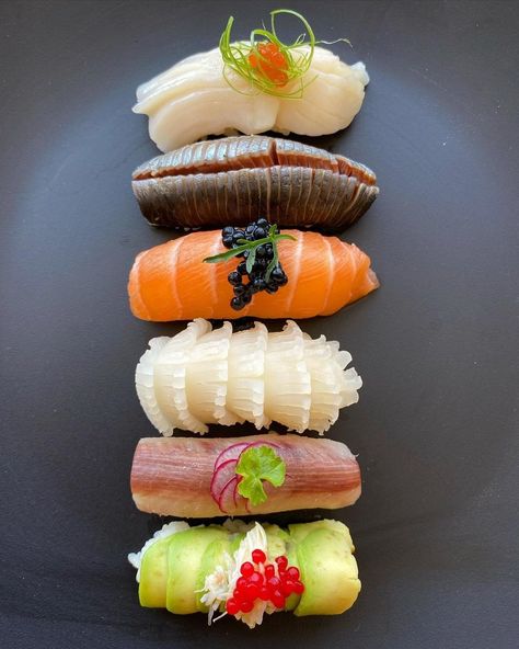 Tessa テッサ on Instagram: “Nigiri for me, Nigiri for you. Happy me, Happy you. Would you like to try this selection? #😍⁠ ⠀⁠ Sharing this #beautiful picture by…” Sushi Style, Seafood Sushi, Make Sushi, Leeds Uk, Nigiri Sushi, Party Food Buffet, Sushi Time, Sushi Chef, How To Make Sushi