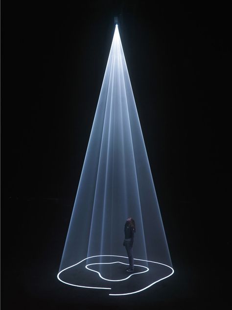 Anthony McCall Anthony Mccall, Light Art Installation, Museum Lighting, Light Film, Kunst Inspiration, Light Sculpture, Scientific Illustration, Light And Space, Laser Lights