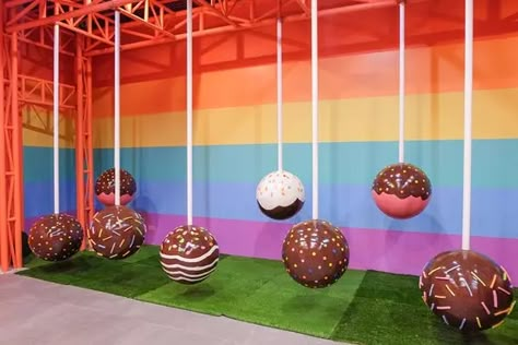 Museum In The Philippines, Dessert Museum, Boutique Patisserie, Pastel Macarons, Giant Marshmallows, Candy Room, Selfie Wall, Pastel Cupcakes, Candy Land Christmas Decorations