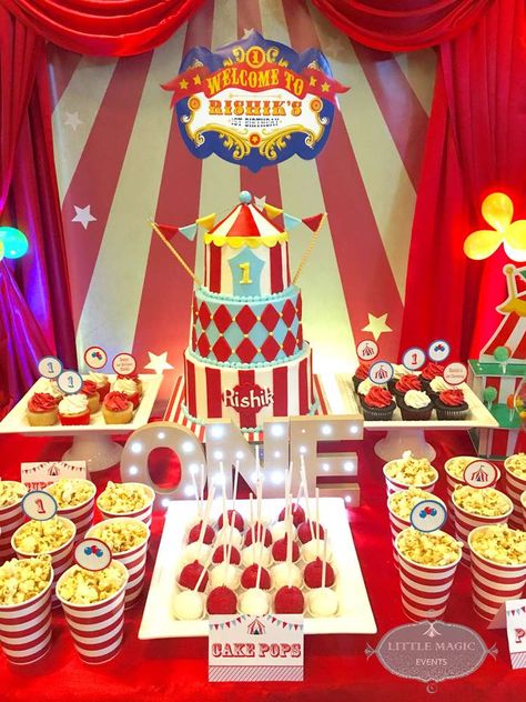 Such a cute Carnival Birthday cake! See more party ideas at CatchMyParty.com Carnival Birthday Cakes, Carnival Birthday Theme, Circus Themed Birthday Party, Circus Birthday Party Theme, Carnival Birthday Party Theme, Baby Lights, Carnival Birthday Party, Circus Carnival Party, Circus Theme Party