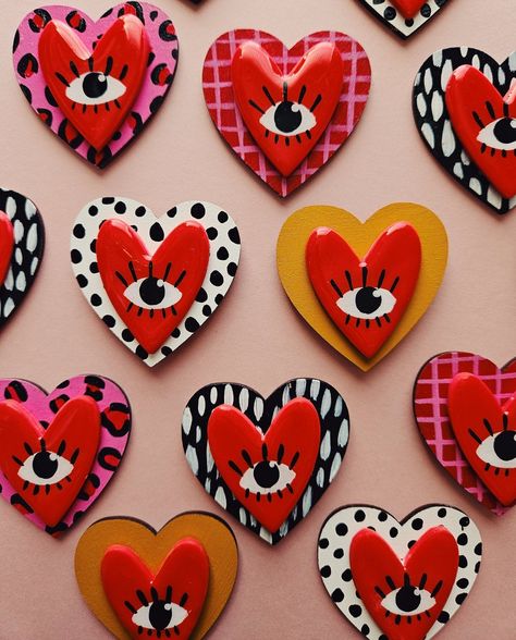 Transform Your Fridge with Custom Air Dry Clay Magnets – DIY Tutorial Polymer Clay Kunst, Polymer Clay Magnet, Clay Magnets, Diy Air Dry Clay, Air Dry Clay Projects, Clay Diy Projects, Clay Crafts Air Dry, Keramik Design, 3d Heart