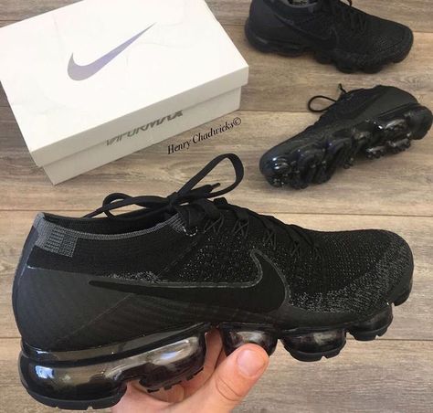 Nike Vapormax Women, Vapormax Women, Nike Air Vapormax Flyknit 3, Vapormax Nike, Designer Shoes Women, Black Nike Shoes, Nike Air Vapormax Flyknit, Vapormax Flyknit, Nike Vapormax