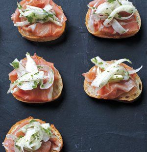 Prosciutto Crostini With Lemony Fennel Slaw Prosciutto Crostini, Easy Make Ahead Appetizers, Fennel Slaw, Make Ahead Appetizers, Slaw Recipes, Main Course Recipes, Snacks Für Party, Crescent Rolls, Appetizers For Party