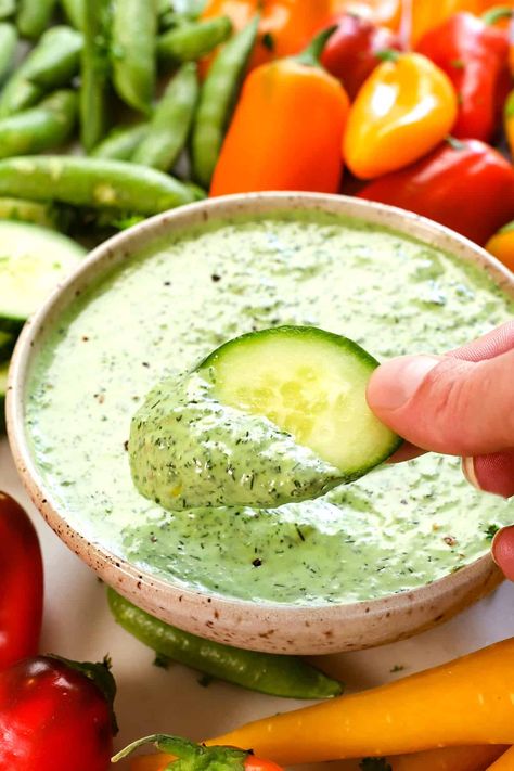 Homemade Green Goddess Dressing Green Godess Dressing, Green Goddess Dressing Recipe, Paleo Dressing, 30 Minute Meals Chicken, Goddess Dressing Recipe, How To Make Green, Super Salads, Pasta Salad Dressing, Goddess Dressing