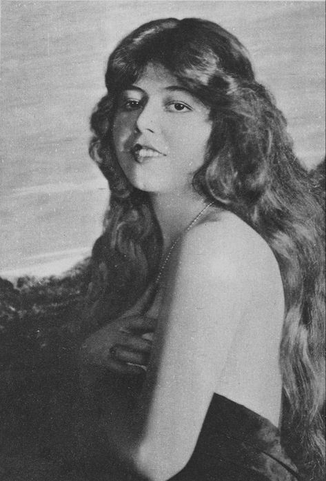 Ann Pennington, 1921 (from Wikimedia Commons) Ann Pennington, Paulette Goddard, Ziegfeld Follies, Josephine Baker, Barbara Stanwyck, Big Star, Wikimedia Commons, Mona Lisa