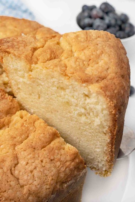 Best Pound Cake Recipe Ever Sour Cream, Sour Cream Pound Cake With Cake Flour, Southern Sour Cream Pound Cake, Sour Cream Dishes, Easy Sour Cream Pound Cake, Pound Cake Recipes Moist Sour Cream, Super Moist Pound Cake, Sour Cream Cakes, Pond Cake Recipe