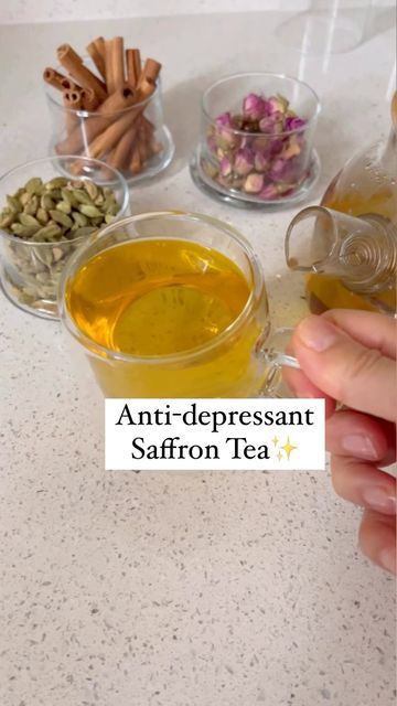 Morning Herbal Tea Recipes, Saffron Tea Benefits, Saffron Tea Recipe, Tea Combinations, Diy Teas, Healing Drinks, Low Inflammation Diet, Saffron Tea, Basil Tea