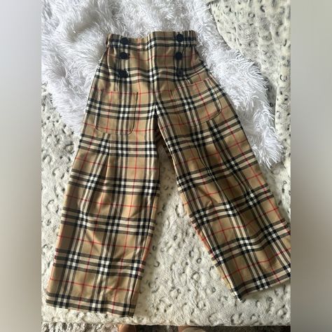 Burberry Pant for girl Pant For Girl, Burberry Pants, That Day, Girls Shopping, To My Daughter, Burberry, Outfit Inspo, Plus Fashion, Pants