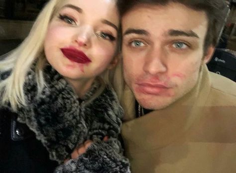 Dani California, Dove And Thomas, Thomas Doherty, Dove Cameron, Hopeless Romantic, Descendants, The Source, Cute Couple Pictures, Cute Couples Goals