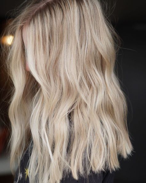 Bright Low Maintenance Blonde, Natural Light Blonde Hair, Baby Blonde Balayage, Low Maintenance Blonde, Babylights Blonde, Light Blonde Hair, Bright Blonde, Blonde Hair Looks, Business Training