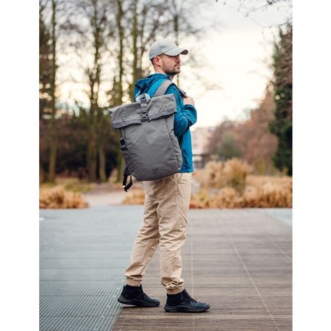 Are you looking for a cool roll-top backpack that will go hiking with you? You dont have to anymore. Sirius is a backpack that thinks about details and is thought out to the last buckle. And its really big, so it can easily go camping with you for the weekend. With this backpack, you really wont be bored, because you will constantly discover everything it has to offer. And because we try to use recycled materials outside of our Eco collection, this backpack has already been something.Double fast Urban Backpack, Top Backpacks, Manama, Go Hiking, Roll Top, Go Camping, You Really, The Weekend, Buckle