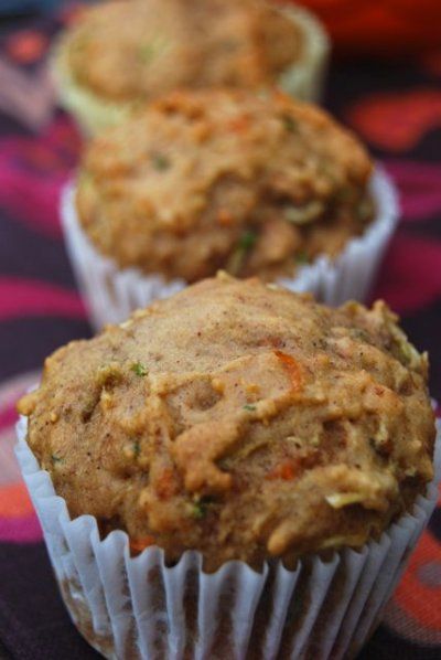 Zucchini Carrot Apple Muffins - made these last night and Carmen ate two for breakfast - they're awesome - hooray for hidden veggies (I used the food processor so veggie chunks would be minimal). Carrot Apple Muffins, Apple Zucchini Muffins, Apple Carrot Muffins, Apple Muffins Healthy, Recipes Zucchini, Zucchini Carrot, Apple Muffin Recipes, Healthy Muffin Recipes, Apple Muffins