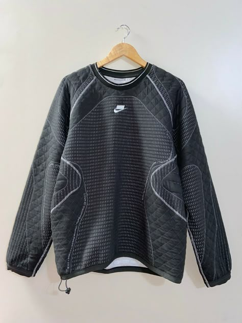 100% Authentic Condition: Brand New With Tags Size: S Come from pet-free, smoke-free environment Nike Campaign Design, Men’s Sweatshirts, Asrv Sportswear, Minimalist Tops, Retro Futuristic Fashion, Sports Fashion Design, Futurism Fashion, Top Streetwear Brands, Men's Sportswear