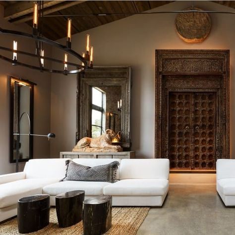 Restoration Hardware’s Napa Valley Compound Is an Ultra-Luxe Atelier Restoration Hardware Living Room, Restauration Hardware, Smaller Homes, Restoration Hardware Style, Farmhouse Side Table, Cute Dorm Rooms, Diy Home Decor Ideas, Cup Of Joe, Design Living Room