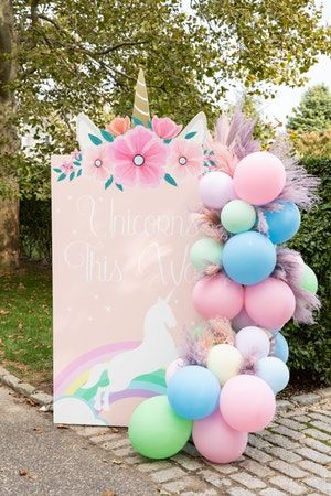 First Birthday Balloons, Themed 1st Birthday, Unicorn Themed Birthday Party, Balloon Crafts, Pastel Balloons, Floral Event Design, Unicorn Theme, 1st Birthday Party, Themed Birthday Party