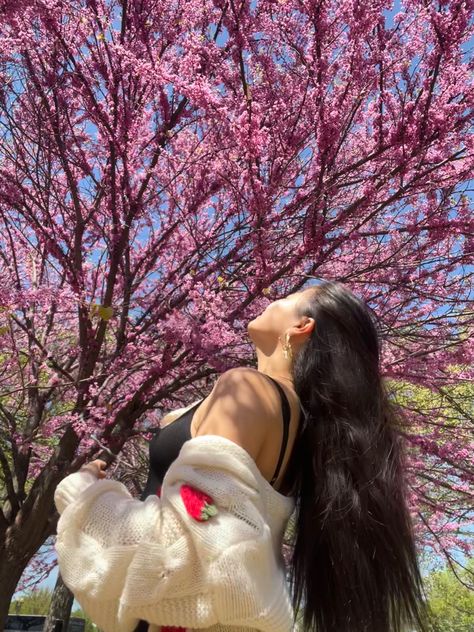 cherry blossom festival in Washington dc <3 Dc Photo Ideas, Washington Dc Cherry Blossoms, Cherry Blossom Outfit, Dc Cherry Blossoms, Cherry Blossom Dc, Photo Ideas Poses, Cherry Blossom Pictures, Mountain Photoshoot, Bff Photography