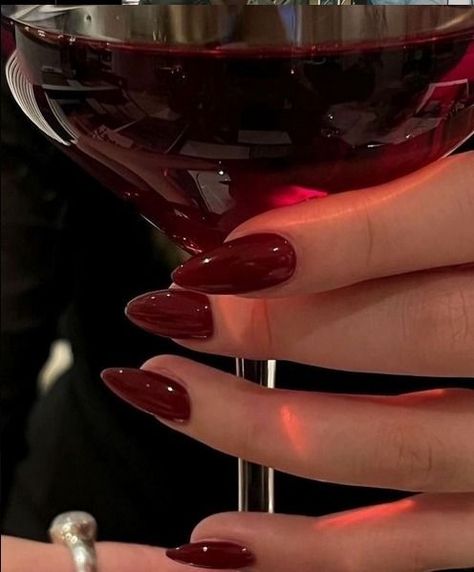 Maroon Nail Polish, Red Nail Varnish, Maroon Nail Designs, Maroon Nail, Deep Red Nails, Red Gel Nails, Dark Red Nails, Kutek Disney, Wine Nails