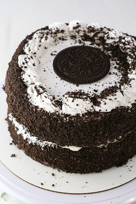 Tutorial: A beautiful OREO ice cream cake decorated for Mothers Day! Carvel Ice Cream Cake, Beautiful Ice Cream, Regular Cake, Oreo Ice Cream Cake, Decorate A Cake, Decorating Frosting, Cold Cake, Oreo Ice Cream, Pastel Cakes