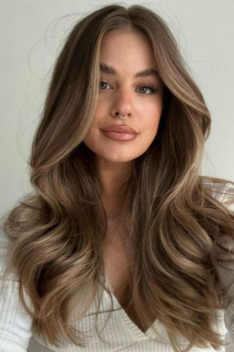 Natural Light Brown Balayage Light Brown Hair With Highlights, Light Brunette Hair, Rambut Brunette, Brown Hair Looks, Brown Hair Inspo, Brunette Hair With Highlights, Hair With Highlights, Brown Hair Balayage, Blonde Hair Inspiration