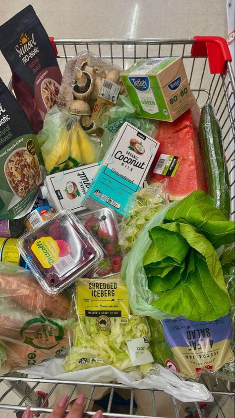 Cart Full Of Groceries, Healthy Grocery Basket Aesthetic, Healthy Shopping Cart, Healthy Grocery Cart, Healthy Grocery Shopping Aesthetic, Grocery Cart Aesthetic, Grocery Shopping Photography, Grocery Shopping Aesthetic, Grocery Ideas