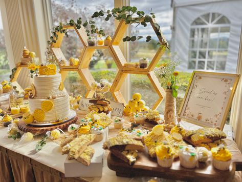 Honey Theme Desserts, Bee Themed Grazing Table, Honey Bee Dessert Table, Sweet As Can Bee Birthday, Bee Themed Centerpieces, Bee Table Decorations, Bee Dessert Table, Sweet As Can Bee Baby Shower Ideas, Honey Themed Party