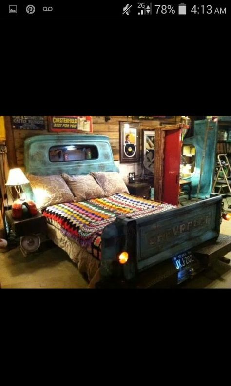 Awesome diy idea- bed from an old truck cab & tailgate #Repurposedfurniture Car Part Furniture, Car Furniture, Car Bedroom, Old Truck, Unique Beds, Rustic Cabin, Cool Beds, Headboard And Footboard, Truck Bed