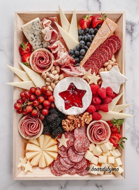 Charcuterie Board Ideas 4th Of July, Charcuterie Board July 4th, July Fourth Charcuterie Board, 4th Of July Meat And Cheese Tray, Veterans Day Charcuterie Board, 4th Of July Food Charcuterie Board, Red And White Appetizers, Firework Themed Food, 4th Of July Cheese Board