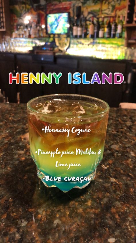 Alcoholic Drinks Hennessy, Mixed Drinks Alcoholic Bar, Wine And Vodka Drinks, Cute Liquor Drinks, Trending Alcohol Drinks, Strong Liquor Drinks, Hennessy Shots Recipe, At Home Drinks Alcohol, Henny Island Drink